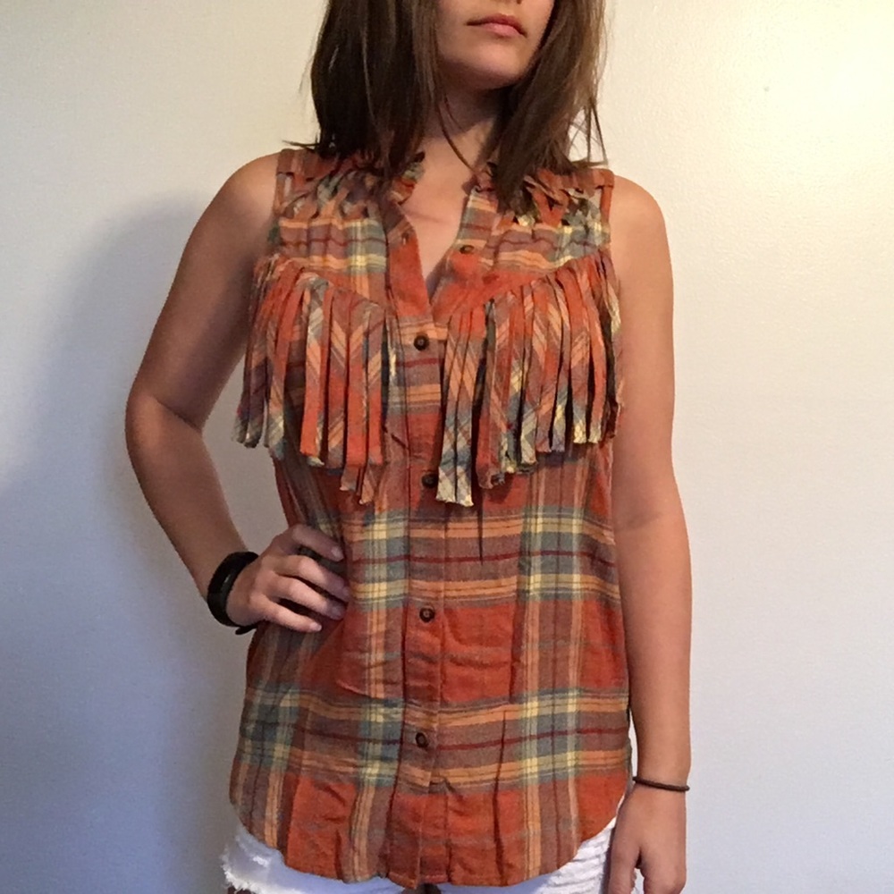 LIKE NEW! BKE size small fringe tank top